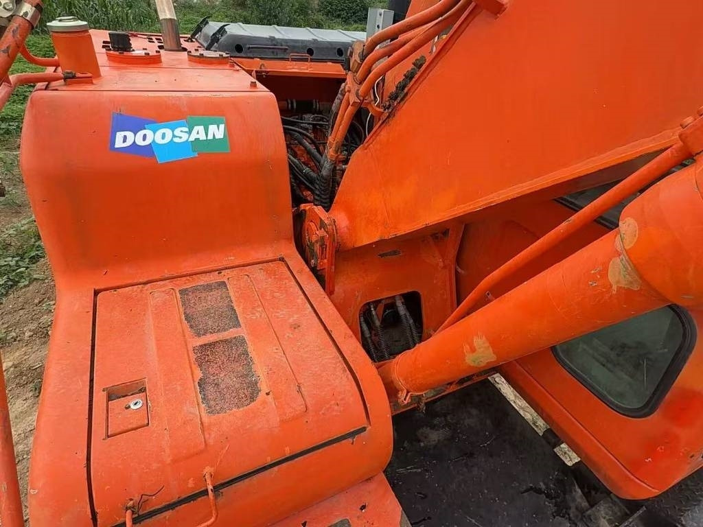 Doosan DH 150 W-7 - Escavadeira de rodas: foto 3 Doosan DH 150 W-7 - Escavadeira de rodas: foto 3