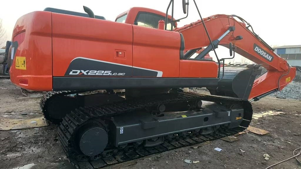 Doosan DX 225 LC - Escavadora de rastos: foto 1 Doosan DX 225 LC - Escavadora de rastos: foto 1