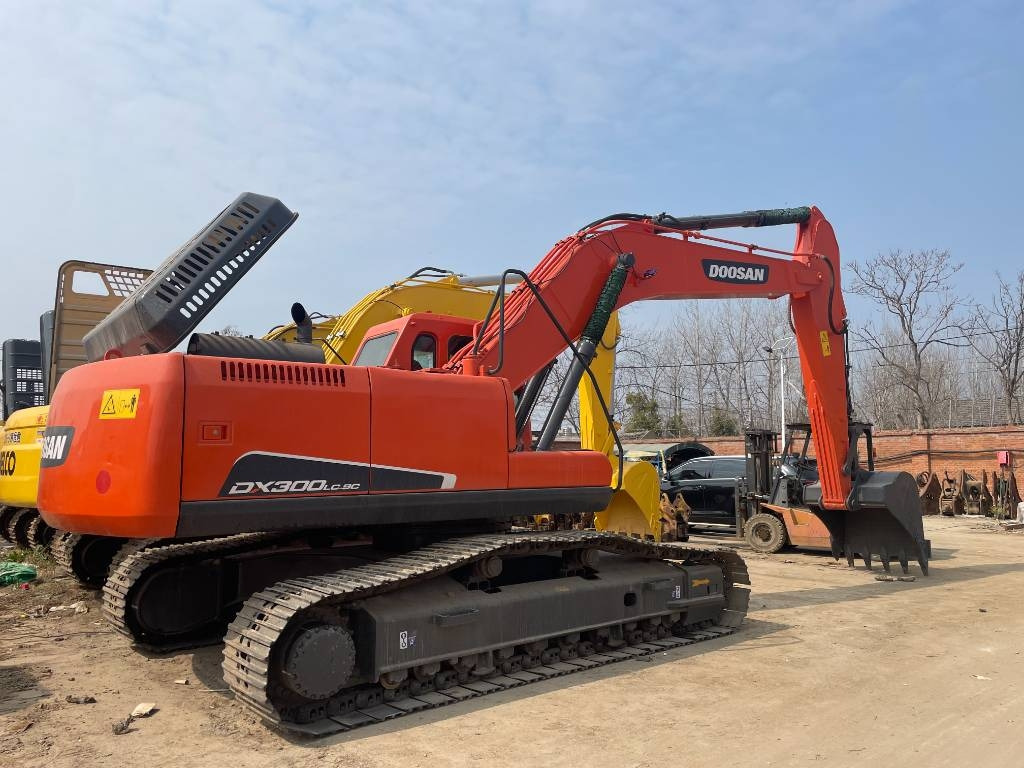 Doosan DX 300 - Escavadora de rastos: foto 1 Doosan DX 300 - Escavadora de rastos: foto 1