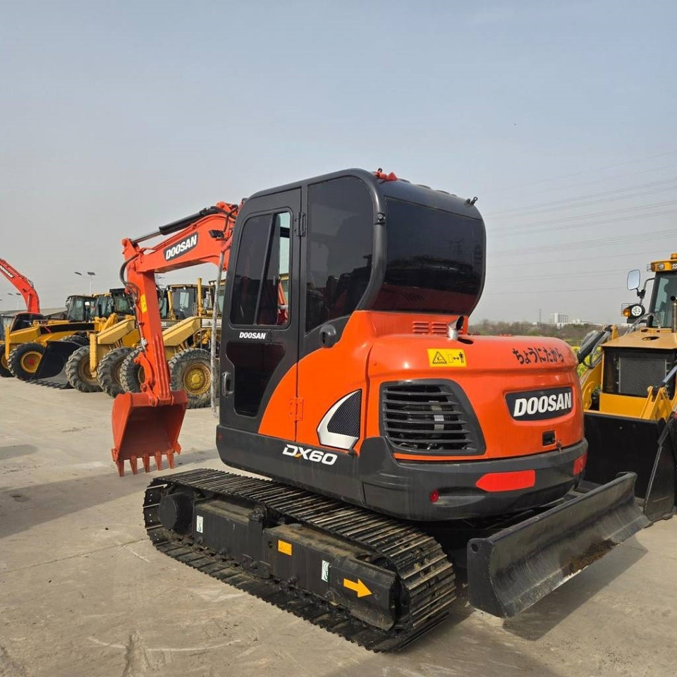 Doosan DX 60  - Mini escavadeira: foto 2 Doosan DX 60  - Mini escavadeira: foto 2