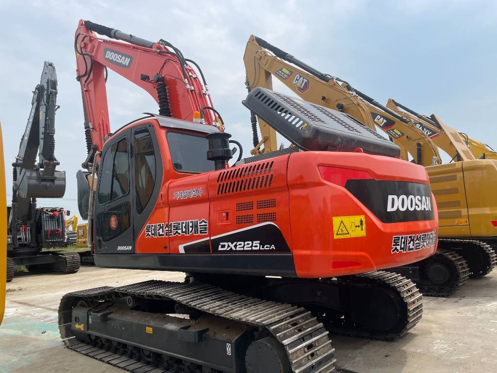 Doosan DX225LCA - Escavadora de rastos: foto 1 Doosan DX225LCA - Escavadora de rastos: foto 1
