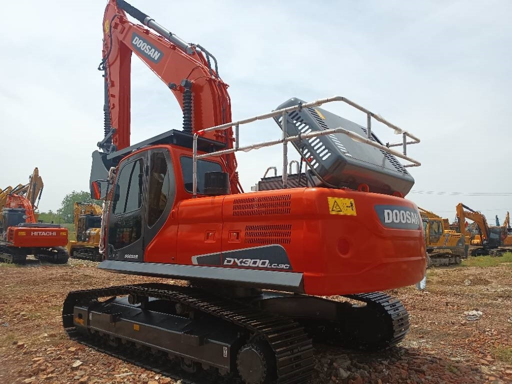 Doosan DX300LC - Escavadora de rastos: foto 4 Doosan DX300LC - Escavadora de rastos: foto 4