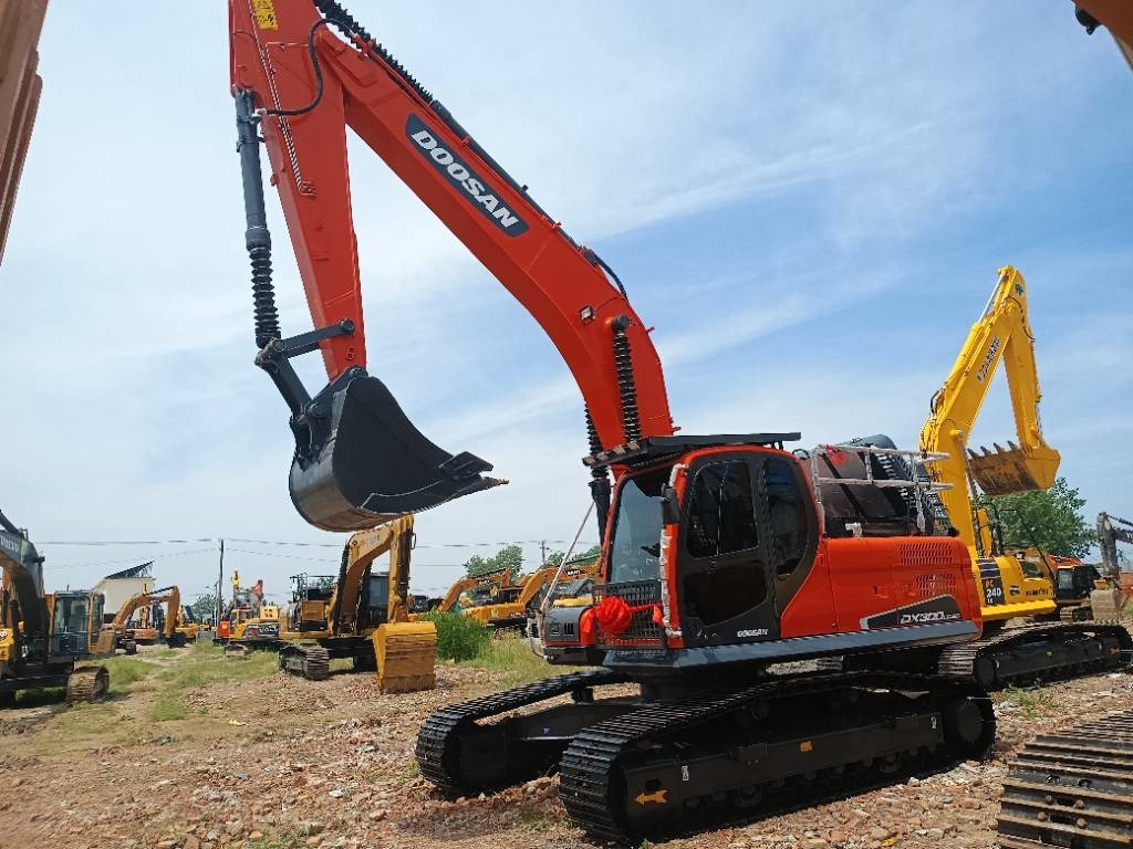 Doosan DX300LC - Escavadora de rastos: foto 3 Doosan DX300LC - Escavadora de rastos: foto 3