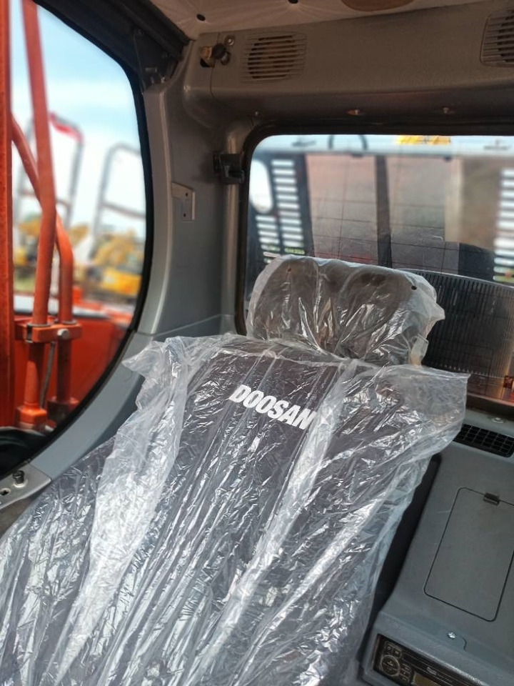 Doosan DX300LC - Escavadora de rastos: foto 5 Doosan DX300LC - Escavadora de rastos: foto 5