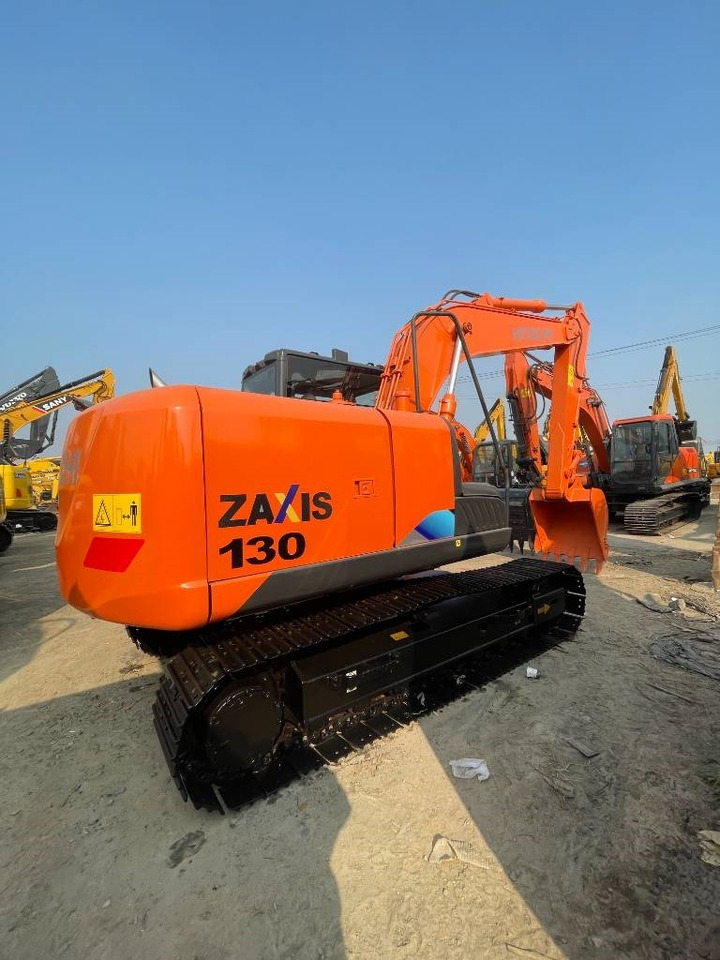 Escavadora de rastos nuevo Hitachi ZX 130: foto 1