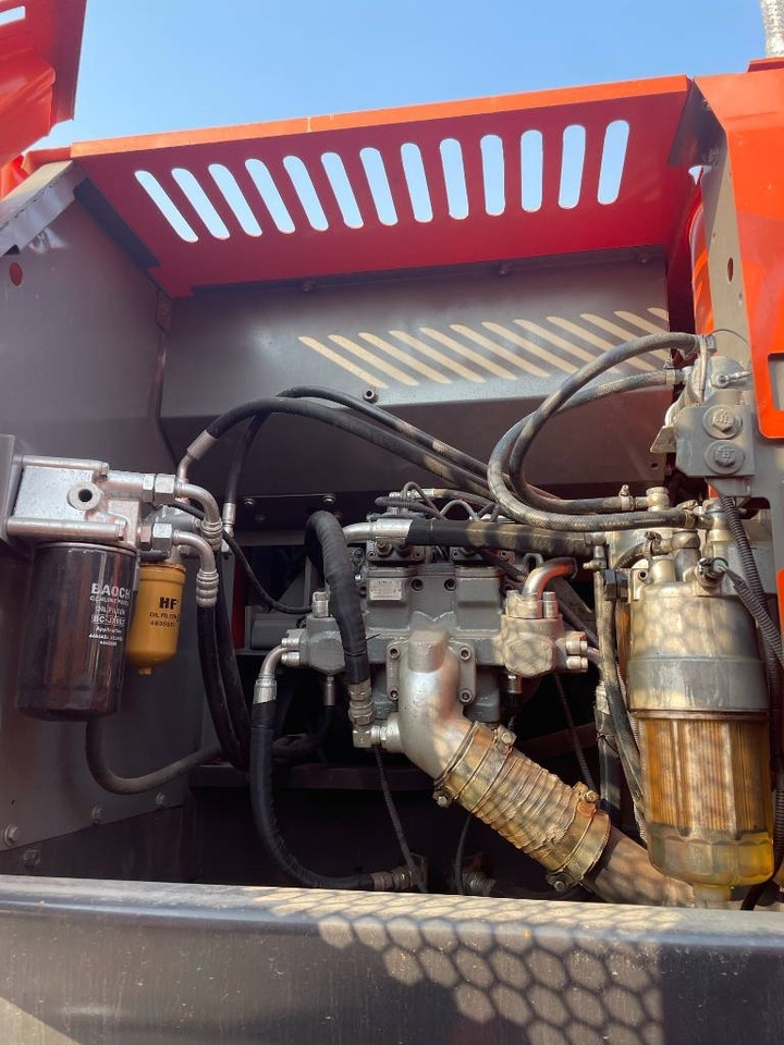 Hitachi ZX 210  - Escavadora de rastos: foto 4 Hitachi ZX 210  - Escavadora de rastos: foto 4