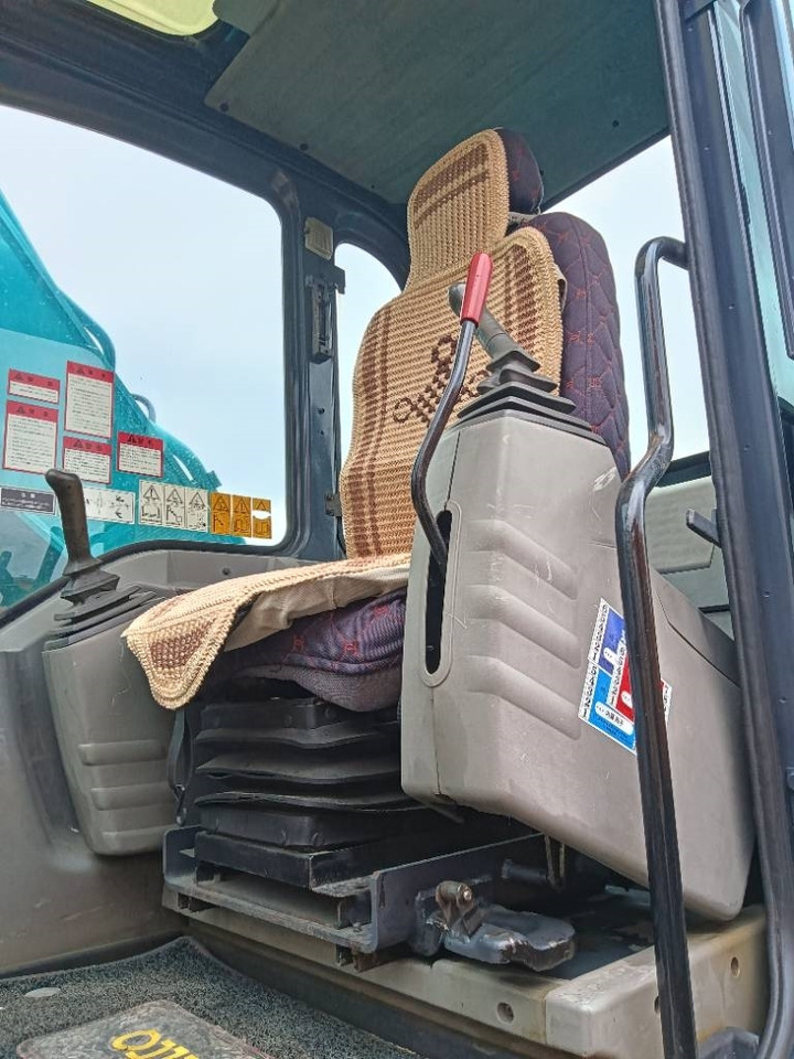 Kobelco SK 210 - Escavadora de rastos: foto 4 Kobelco SK 210 - Escavadora de rastos: foto 4
