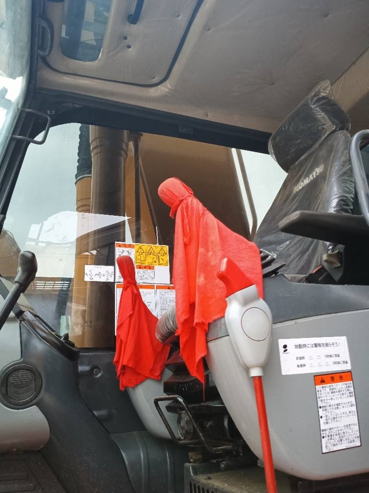 Komatsu PC 220-8 - Escavadora de rastos: foto 5 Komatsu PC 220-8 - Escavadora de rastos: foto 5