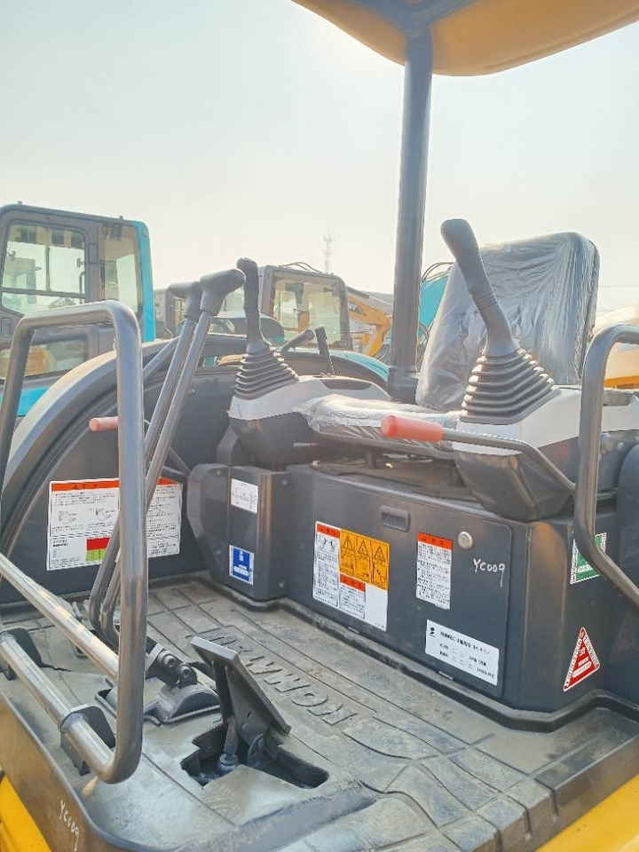 Komatsu PC 35  - Mini escavadeira: foto 4 Komatsu PC 35  - Mini escavadeira: foto 4