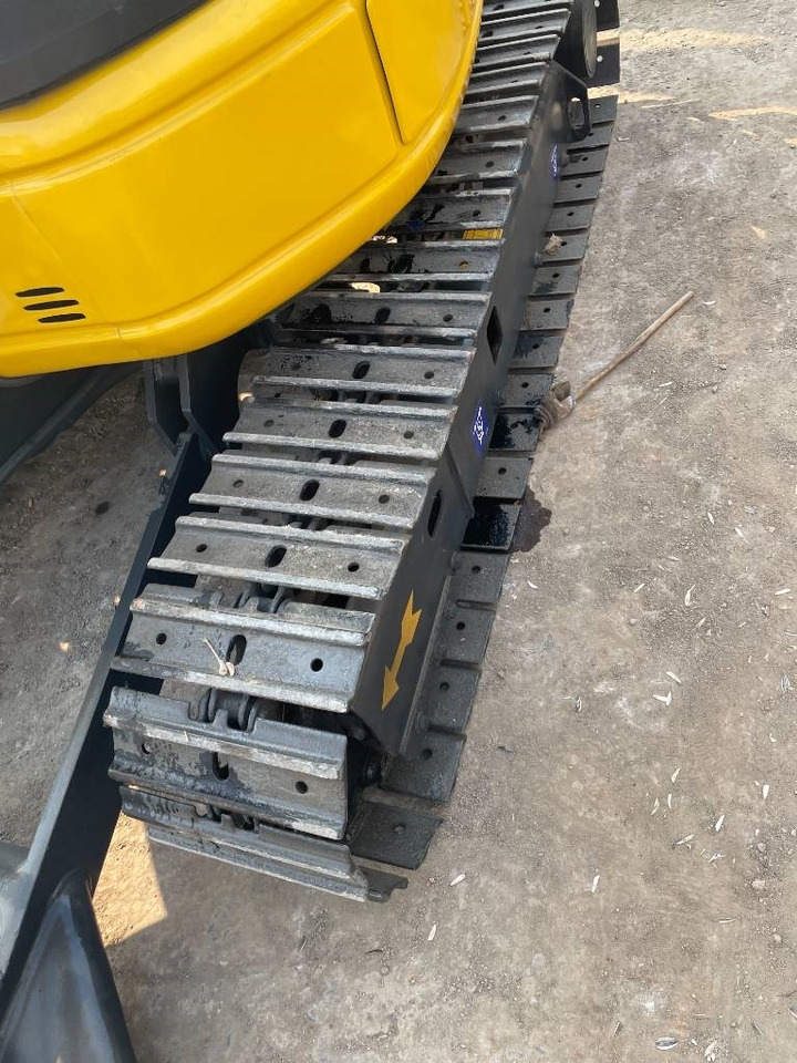 Komatsu PC 35 - Mini escavadeira: foto 2 Komatsu PC 35 - Mini escavadeira: foto 2