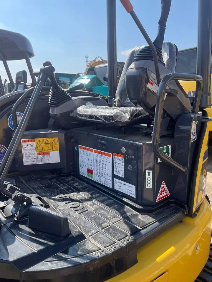 Komatsu PC 35 - Mini escavadeira: foto 3 Komatsu PC 35 - Mini escavadeira: foto 3