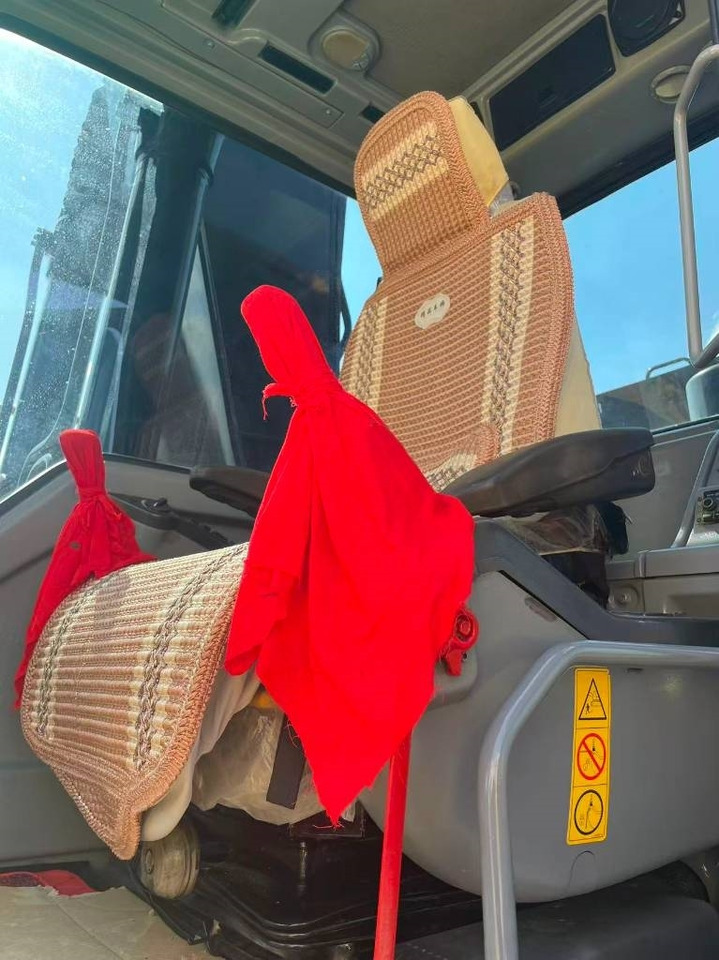 Volvo EC 240 - Escavadora de rastos: foto 3 Volvo EC 240 - Escavadora de rastos: foto 3