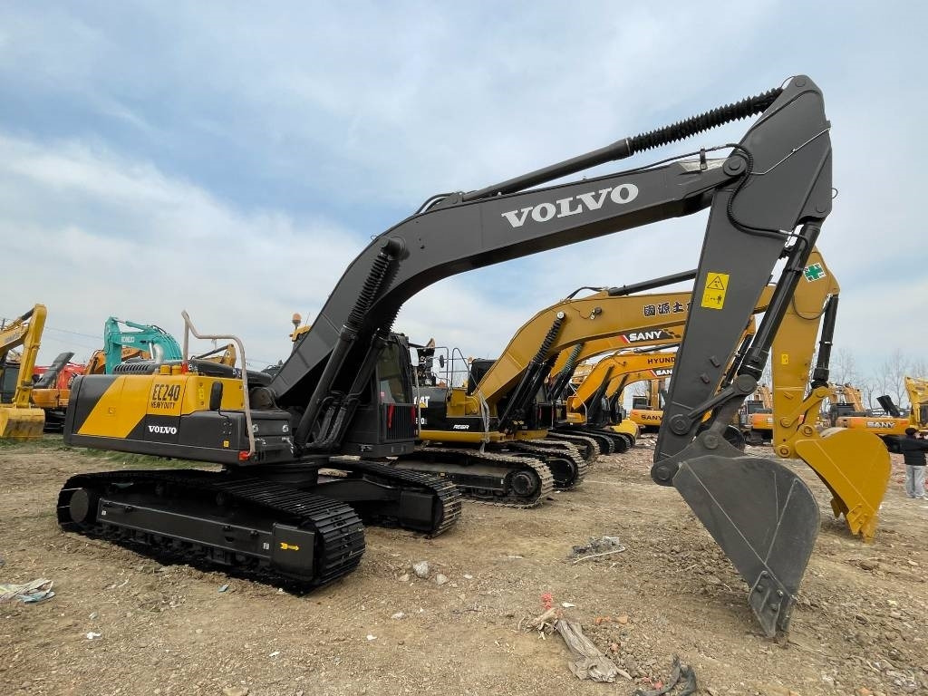 Volvo EC 240 - Escavadora de rastos: foto 1 Volvo EC 240 - Escavadora de rastos: foto 1