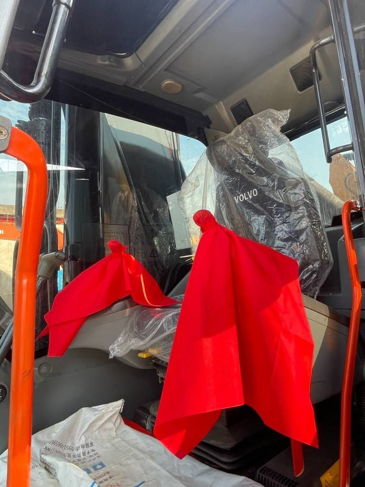 Volvo EC 290 - Escavadora de rastos: foto 3 Volvo EC 290 - Escavadora de rastos: foto 3