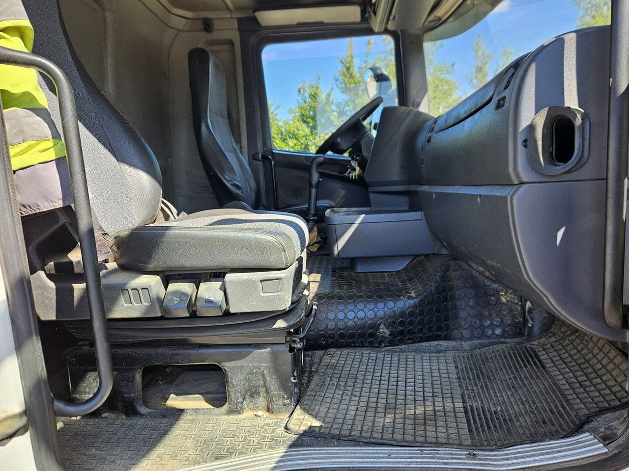 Caminhão basculante Scania R420 8x4 - Tipper - full spring - 2007 year: foto 23