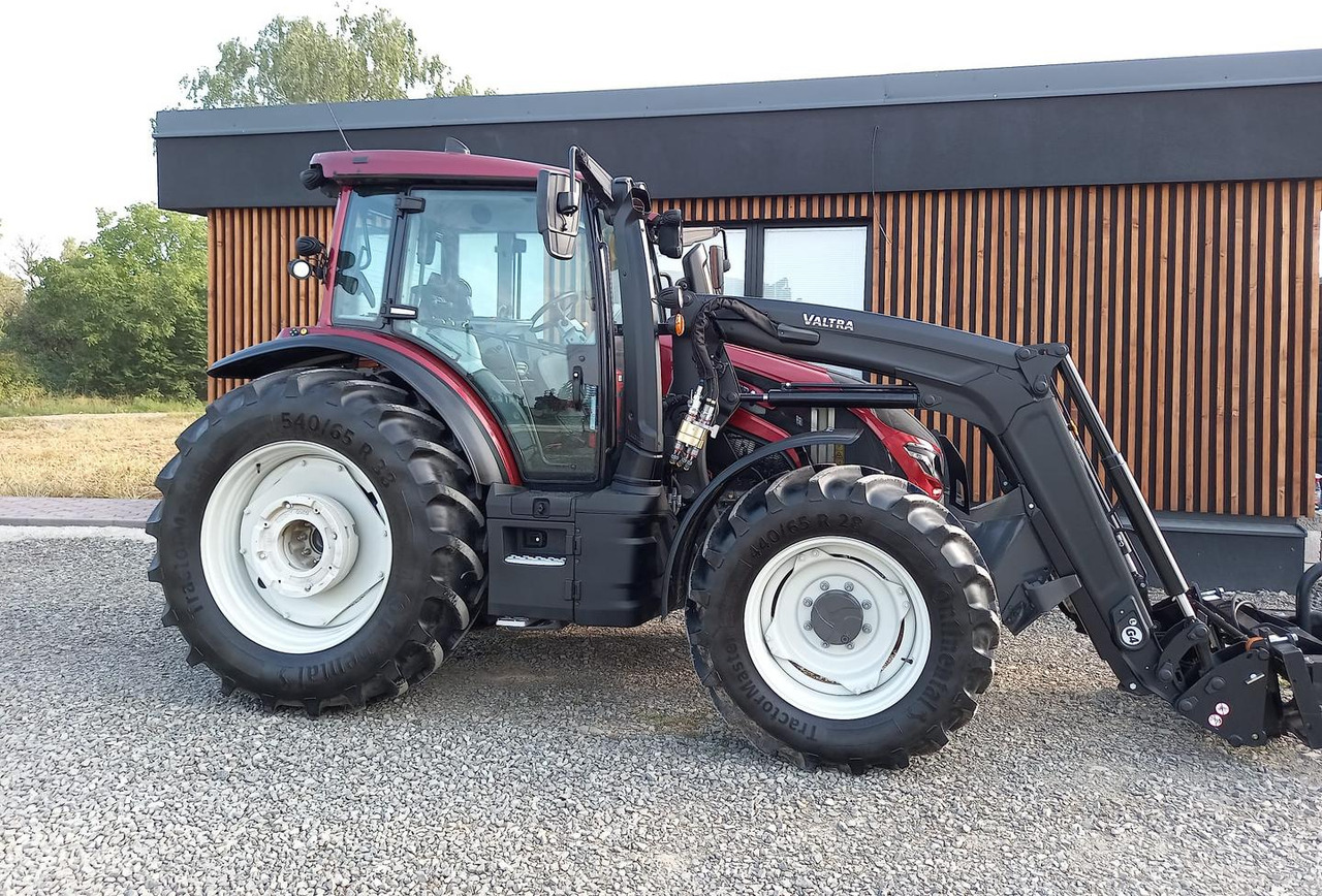 Valtra G, Agco power MBTN - D5, 115 A - Trator: foto 2 Valtra G, Agco power MBTN - D5, 115 A - Trator: foto 2