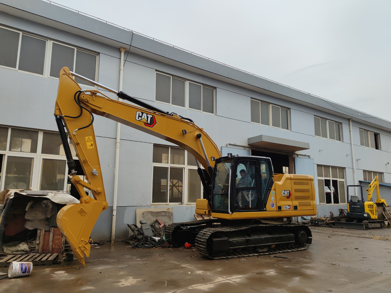 CATERPILLAR 320GC - Guindaste móvel: foto 5 CATERPILLAR 320GC - Guindaste móvel: foto 5