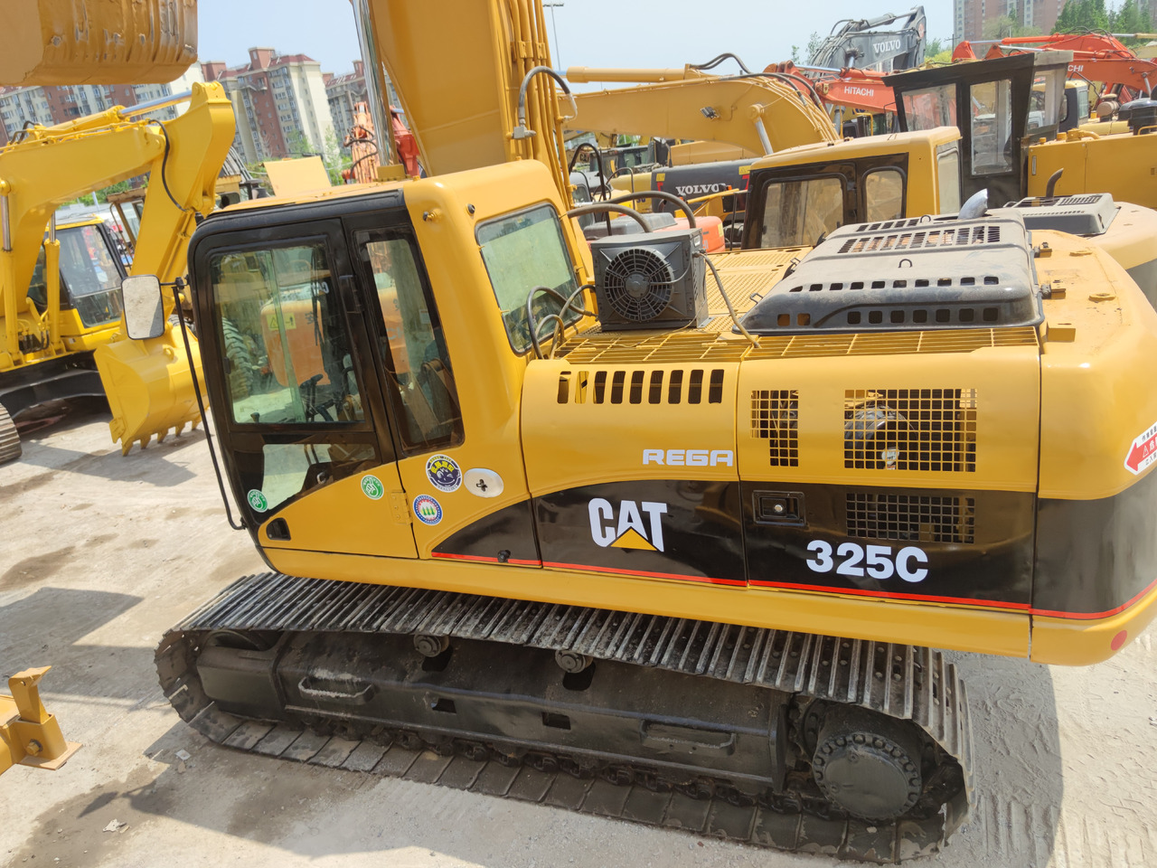 CATERPILLAR 325C - Escavadora de rastos: foto 1 CATERPILLAR 325C - Escavadora de rastos: foto 1