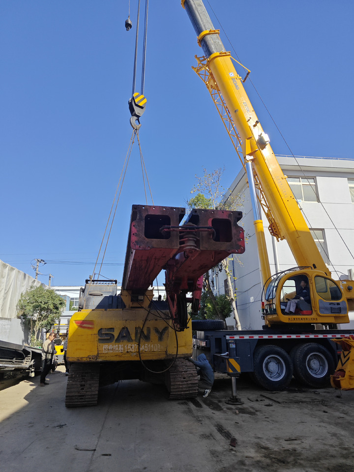 SANY SR205 Rotary Drill USED Crawler Drill rig - Máquina de perfuração: foto 1 SANY SR205 Rotary Drill USED Crawler Drill rig - Máquina de perfuração: foto 1