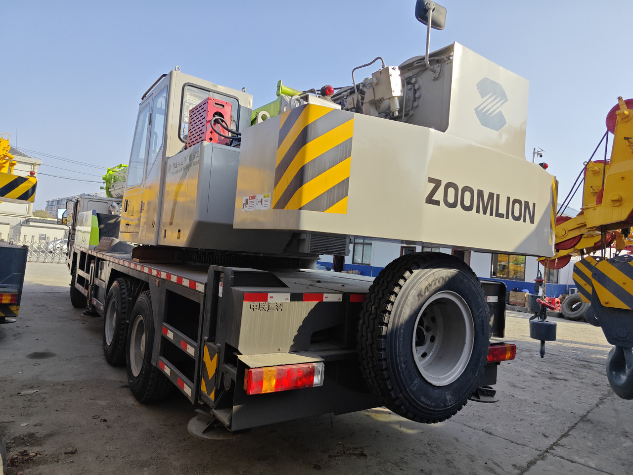 ZOOMLION ZTC250V 25TON - Guindaste móvel: foto 1 ZOOMLION ZTC250V 25TON - Guindaste móvel: foto 1