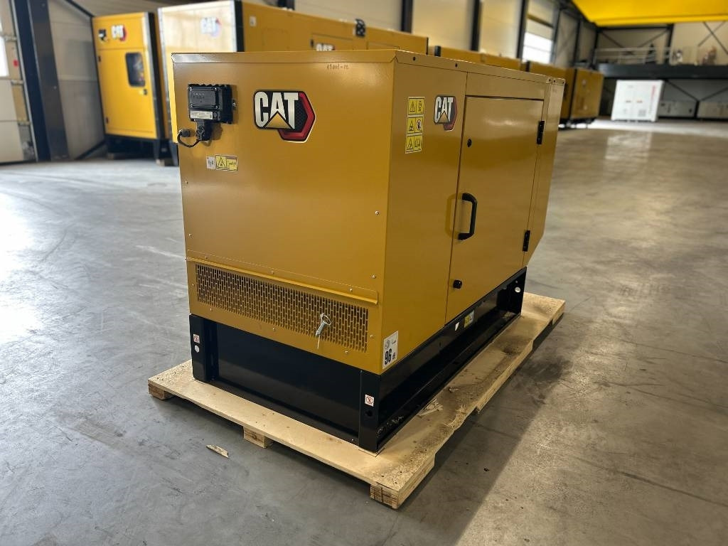 CAT DE13.5E3 - 13.5 kVA Generator - DPX-18001 - Gerador elétrico: foto 4 CAT DE13.5E3 - 13.5 kVA Generator - DPX-18001 - Gerador elétrico: foto 4