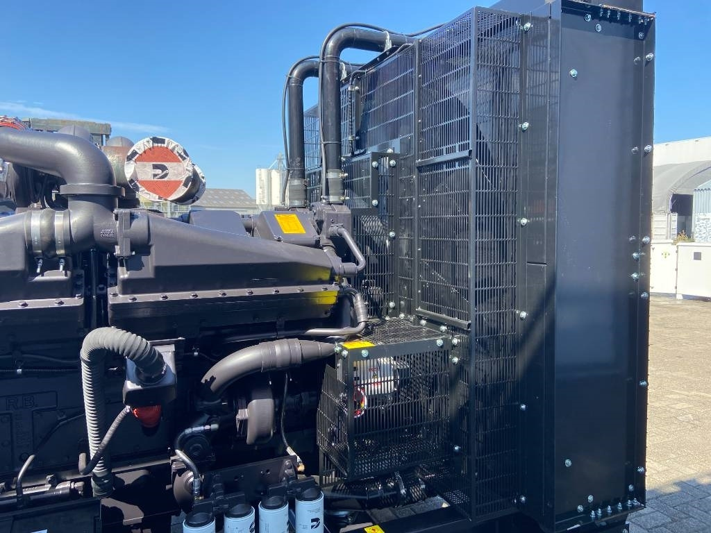 Cummins KTA38-G5 - 1.100 kVA Generator - DPX-18814 - Gerador elétrico: foto 3 Cummins KTA38-G5 - 1.100 kVA Generator - DPX-18814 - Gerador elétrico: foto 3