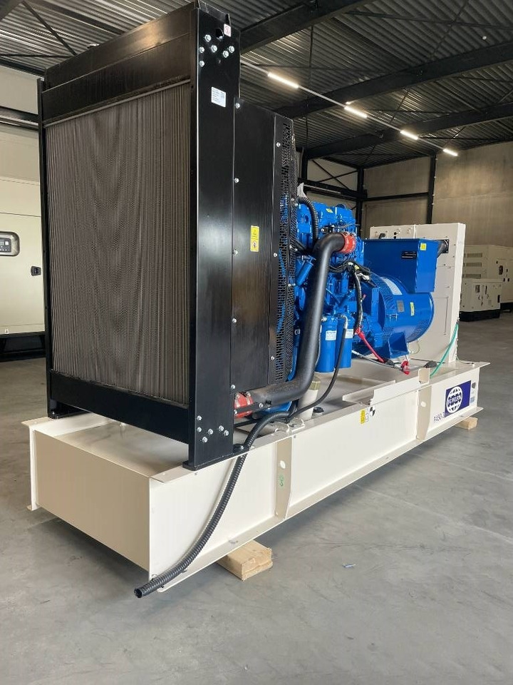 FG Wilson P450-3 - 450 kVA Open Genset - DPX-16018-O - Gerador elétrico: foto 2 FG Wilson P450-3 - 450 kVA Open Genset - DPX-16018-O - Gerador elétrico: foto 2