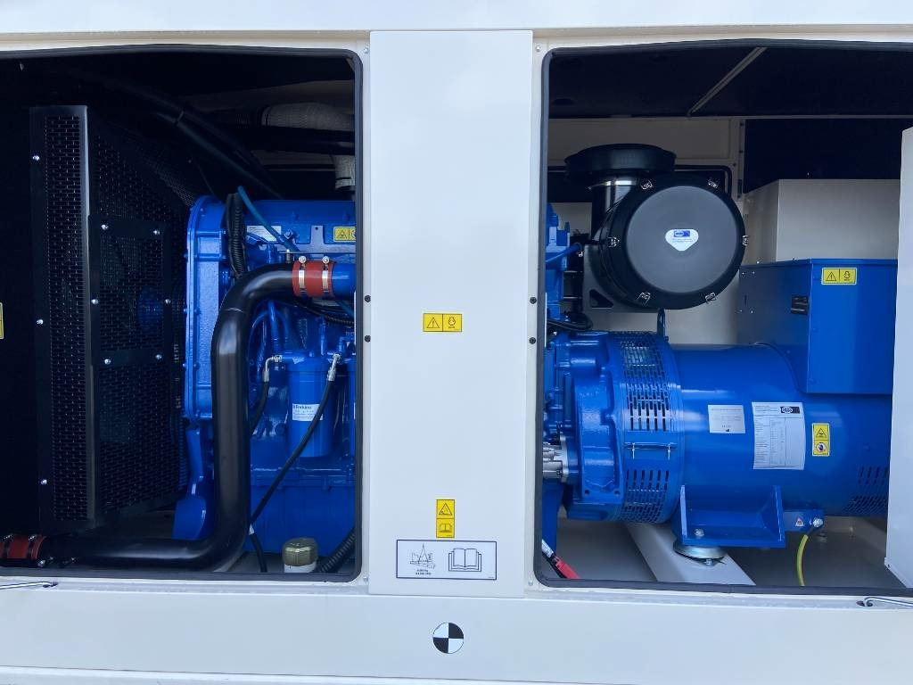 FG Wilson P550-3 - 550 kVA Genset - DPX-16020 - Gerador elétrico: foto 4 FG Wilson P550-3 - 550 kVA Genset - DPX-16020 - Gerador elétrico: foto 4