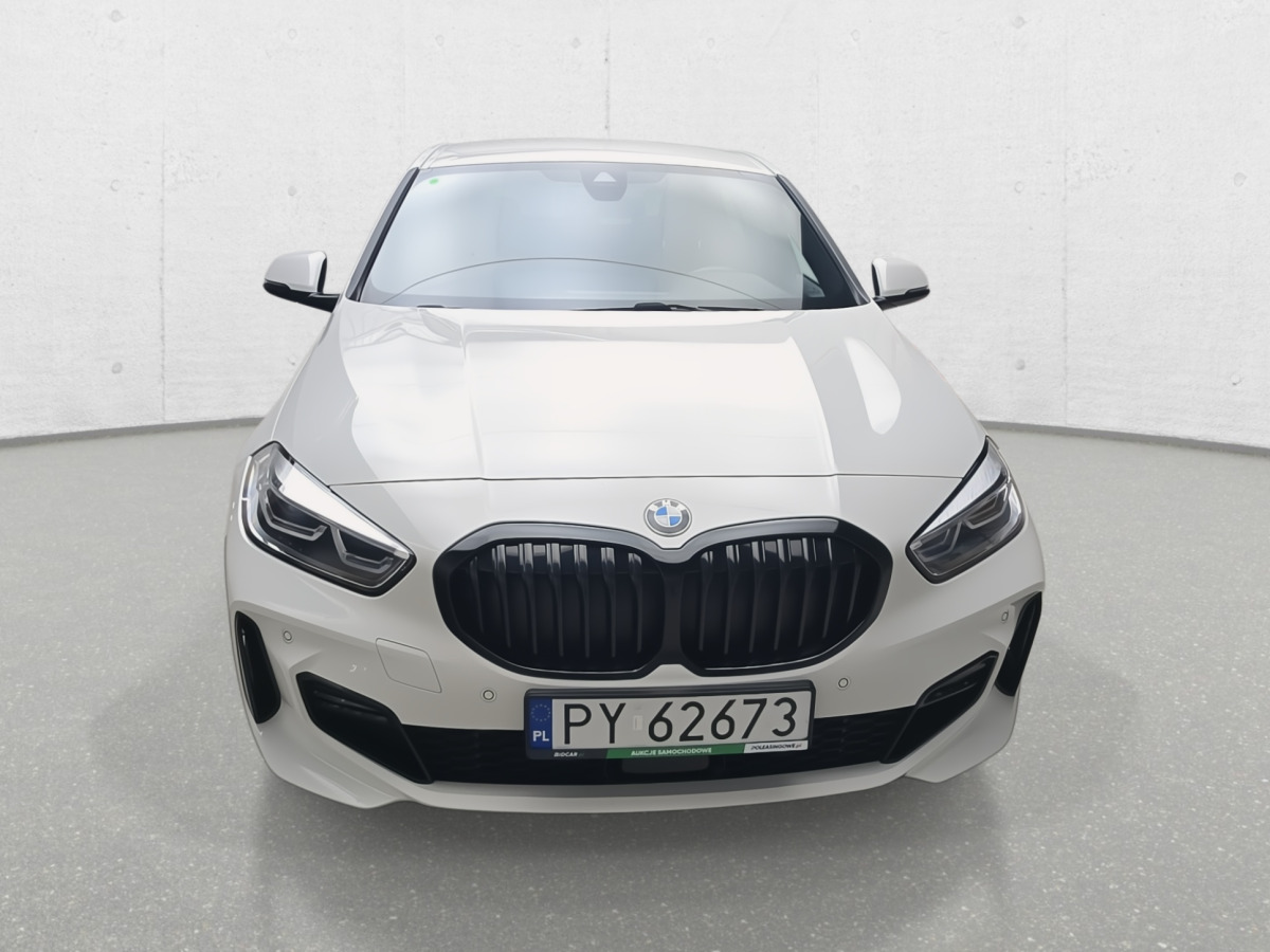 BMW 118I HATCHBACK - Hatchback: foto 4 BMW 118I HATCHBACK - Hatchback: foto 4