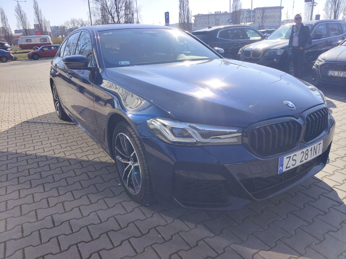 BMW 530e xDrive M Sport SEDAN - Sedã: foto 1 BMW 530e xDrive M Sport SEDAN - Sedã: foto 1