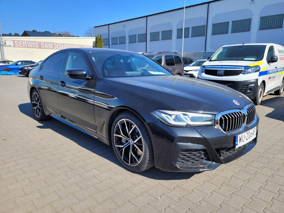 BMW 540D XDRIVE SEDAN - Sedã: foto 1 BMW 540D XDRIVE SEDAN - Sedã: foto 1