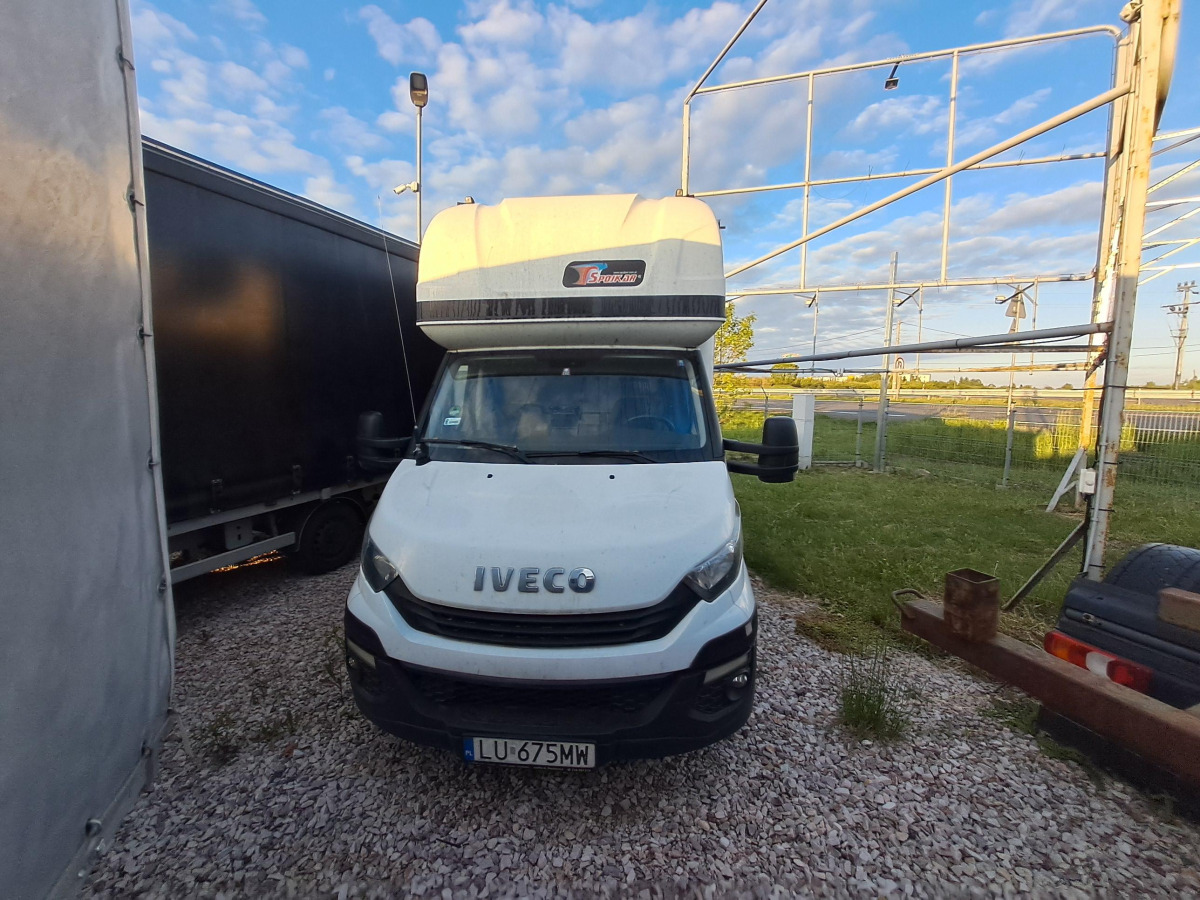 IVECO 35S18 PLANDEKA - Furgão de toldo: foto 2 IVECO 35S18 PLANDEKA - Furgão de toldo: foto 2