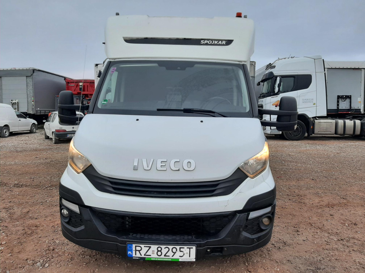 IVECO DAILY PLANDEKA - Furgão de toldo: foto 3 IVECO DAILY PLANDEKA - Furgão de toldo: foto 3