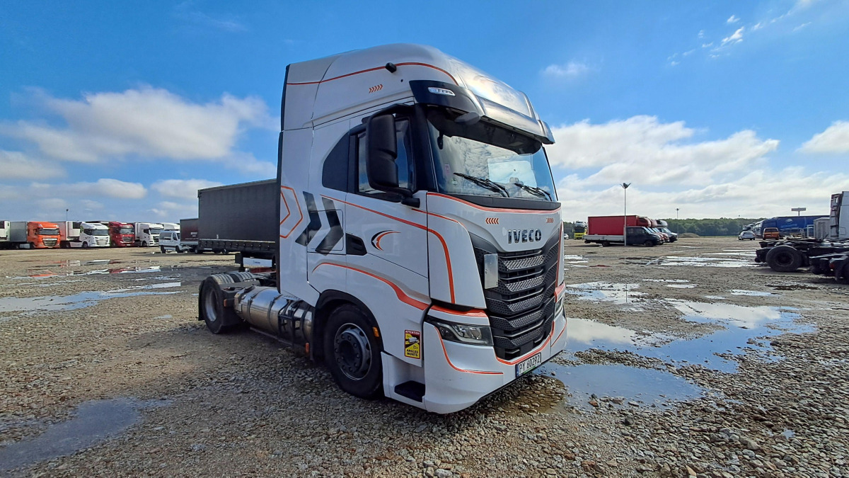 IVECO AS440ST/FP LT LNG CIĄGNIK SIODŁOWY - Tractor: foto 1 IVECO AS440ST/FP LT LNG CIĄGNIK SIODŁOWY - Tractor: foto 1