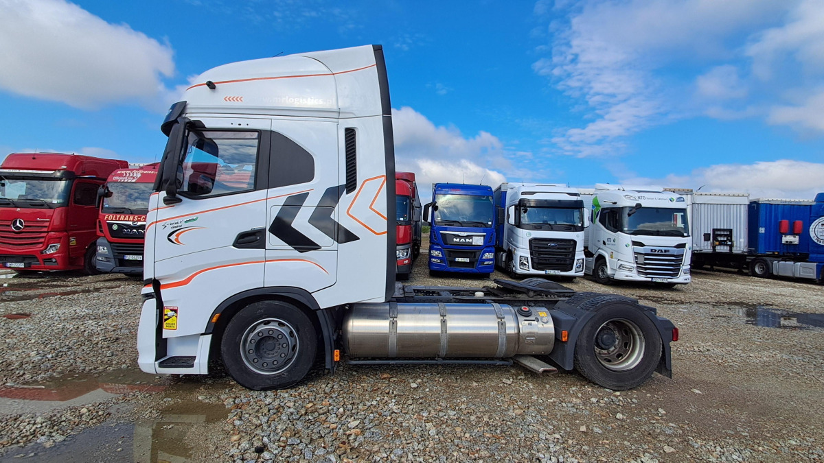 IVECO AS440ST/FP LT LNG CIĄGNIK SIODŁOWY - Tractor: foto 4 IVECO AS440ST/FP LT LNG CIĄGNIK SIODŁOWY - Tractor: foto 4