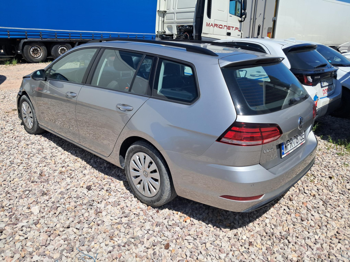 VOLKSWAGEN GOLF KOMBI - Automóvel: foto 5 VOLKSWAGEN GOLF KOMBI - Automóvel: foto 5