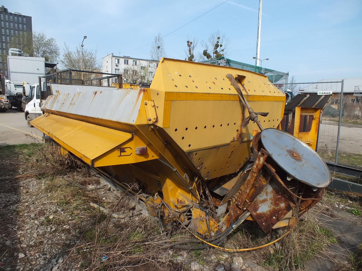 Zabudowa piaskarki ECON CMZCMCB - 2004 - 5m3 - Hydromotor - Espalhador de areia/ Sal: foto 1 Zabudowa piaskarki ECON CMZCMCB - 2004 - 5m3 - Hydromotor - Espalhador de areia/ Sal: foto 1