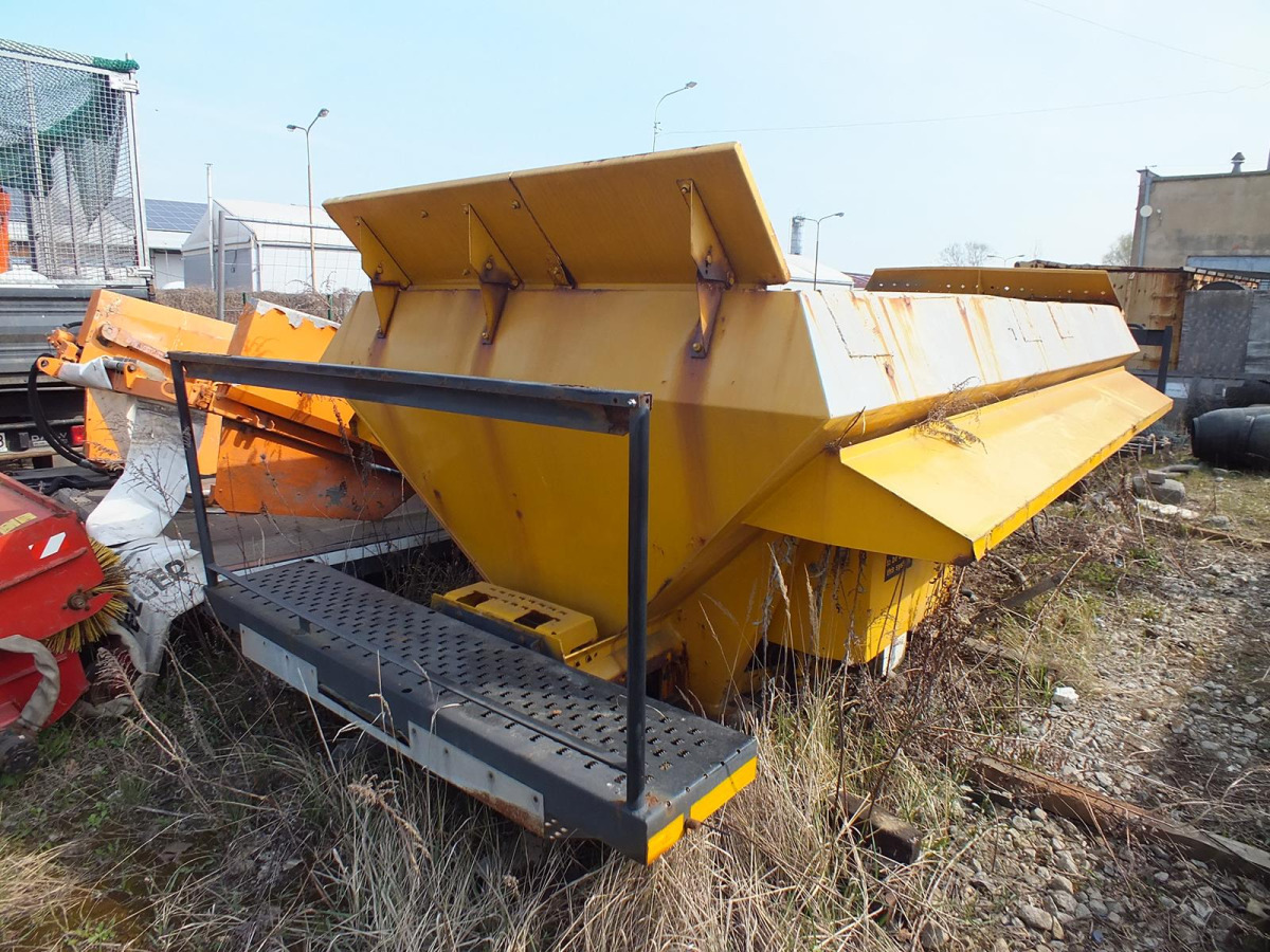 Zabudowa piaskarki ECON CMZCMCB - 2004 - 5m3 - Hydromotor - Espalhador de areia/ Sal: foto 4 Zabudowa piaskarki ECON CMZCMCB - 2004 - 5m3 - Hydromotor - Espalhador de areia/ Sal: foto 4
