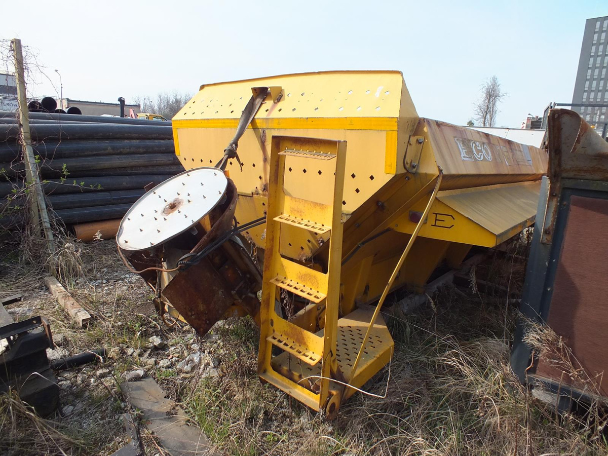 Zabudowa piaskarki ECON CMZCMCB - 2004 - 5m3 - Hydromotor - Espalhador de areia/ Sal: foto 2 Zabudowa piaskarki ECON CMZCMCB - 2004 - 5m3 - Hydromotor - Espalhador de areia/ Sal: foto 2