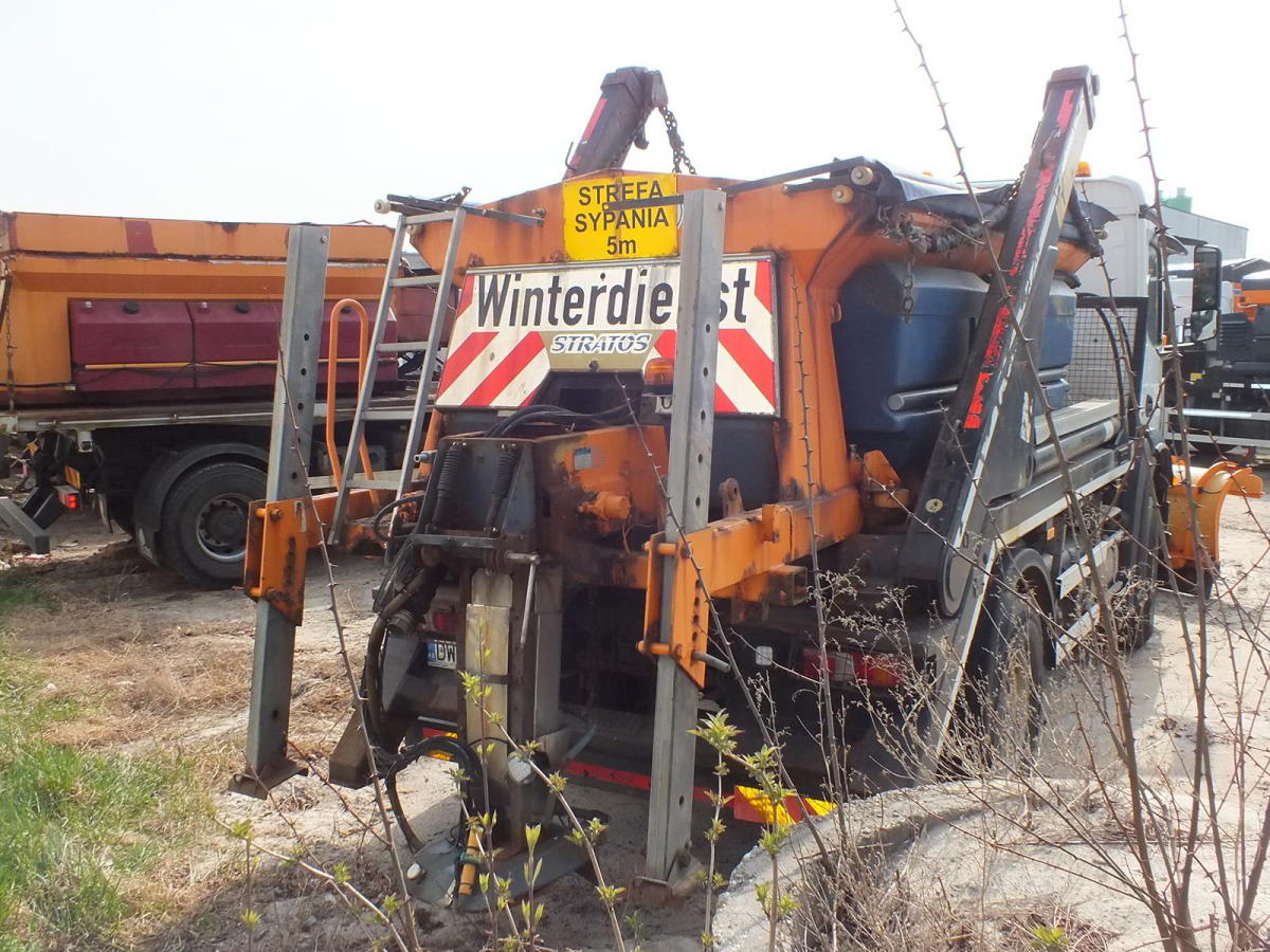 Zabudowa piaskarki SCHMIDT STRATOS B40-36 - 2000 - 4m3 - Zasilanie z pojazdu - Espalhador de areia/ Sal: foto 2 Zabudowa piaskarki SCHMIDT STRATOS B40-36 - 2000 - 4m3 - Zasilanie z pojazdu - Espalhador de areia/ Sal: foto 2