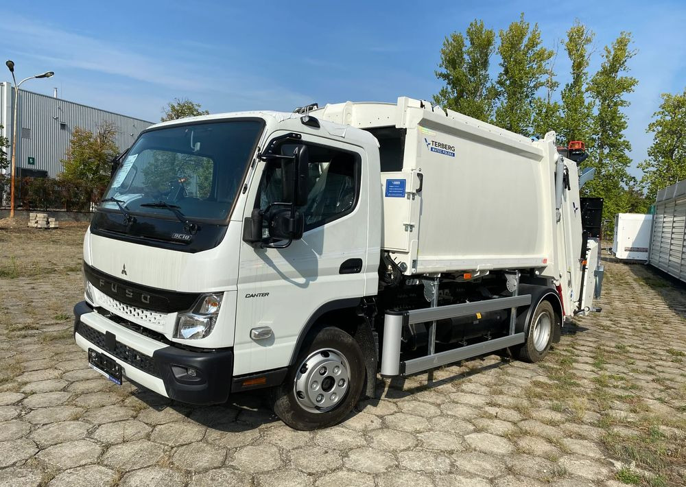 FUSO Canter 9C18 Śmieciarka - Caminhão de lixo: foto 1 FUSO Canter 9C18 Śmieciarka - Caminhão de lixo: foto 1