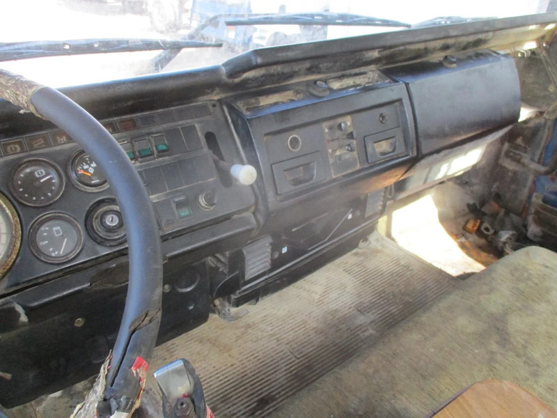 Caminhão chassi MAN 26.280 , 6x4 , ZF Manual , Spring suspension: foto 10