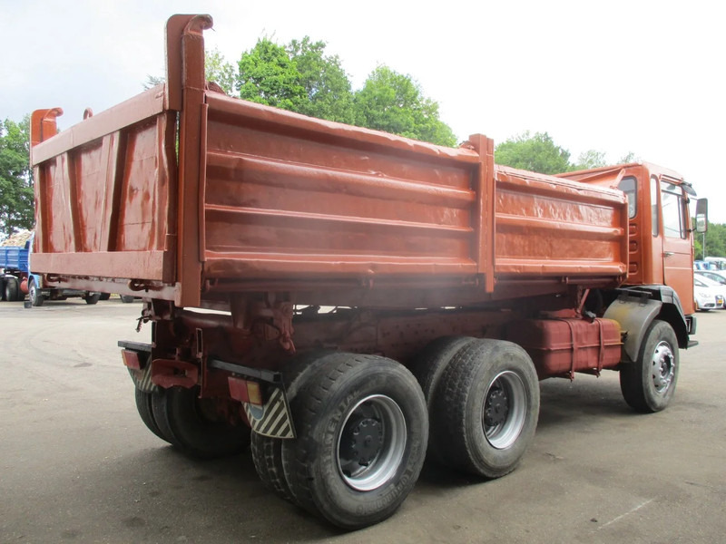 MAN 26.321 6x4 , 3 way tipper , ZF Manual , Spring suspension - Caminhão basculante: foto 3 MAN 26.321 6x4 , 3 way tipper , ZF Manual , Spring suspension - Caminhão basculante: foto 3