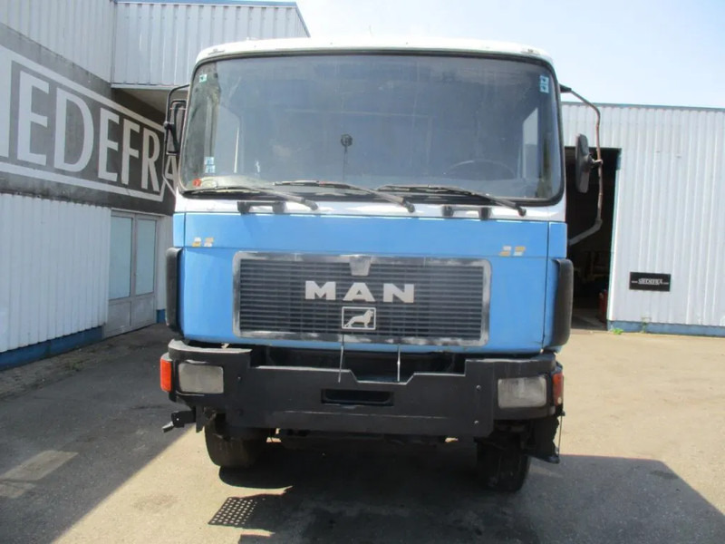 MAN 26.402 25.402 , ZF manual , 6x4 , Sping suspension - Caminhão chassi: foto 5 MAN 26.402 25.402 , ZF manual , 6x4 , Sping suspension - Caminhão chassi: foto 5