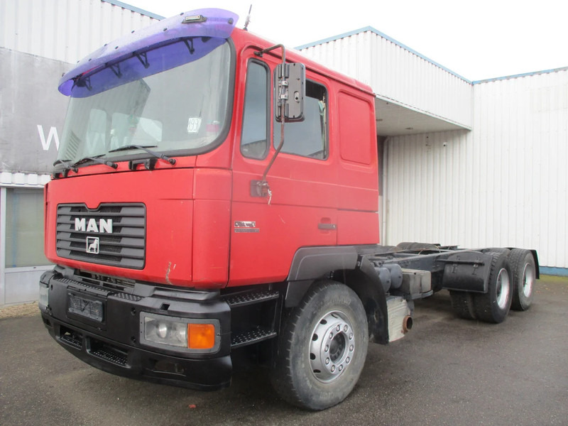 MAN F2000 26-414 , , 6x4 , ZF Manual , Spring suspension - Caminhão chassi: foto 1 MAN F2000 26-414 , , 6x4 , ZF Manual , Spring suspension - Caminhão chassi: foto 1