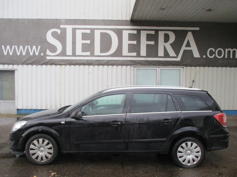 Opel Astra 1.7 CDTI , NOT RUNNING , Navi , Airco , lederen bekleding - Carro perua: foto 2 Opel Astra 1.7 CDTI , NOT RUNNING , Navi , Airco , lederen bekleding - Carro perua: foto 2