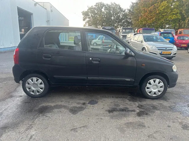 Suzuki Alto 1.0 - 16V , 5 drs. , Handel / export - Hatchback: foto 5 Suzuki Alto 1.0 - 16V , 5 drs. , Handel / export - Hatchback: foto 5