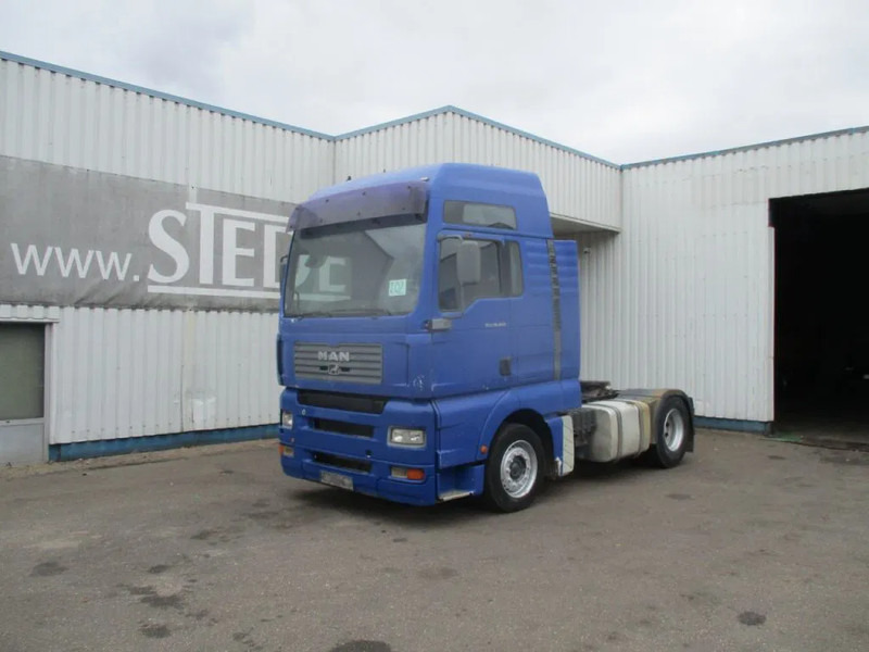 MAN TGA , FOR PARTS ONLY , NO ENGINE AND GEARBOX - Tractor: foto 1 MAN TGA , FOR PARTS ONLY , NO ENGINE AND GEARBOX - Tractor: foto 1
