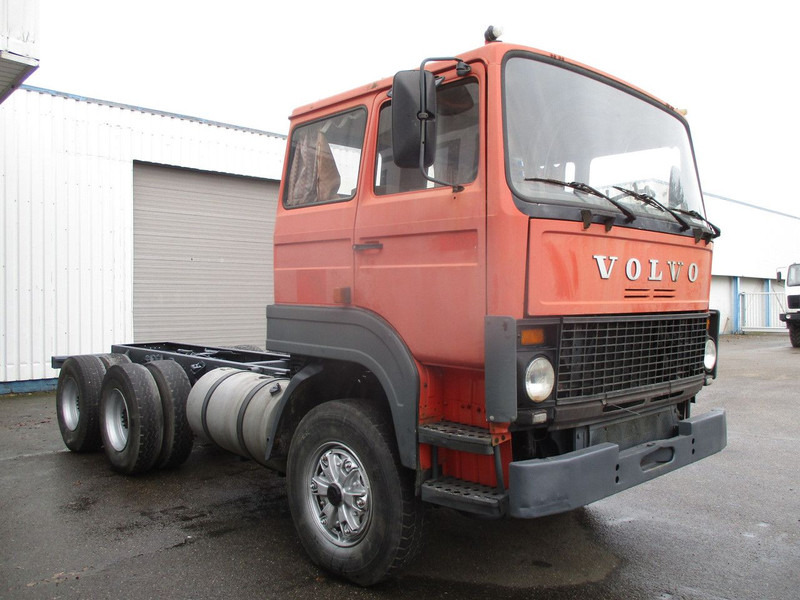 Volvo F7 , 6x4 , Manual , Euro 1 , Telma Retarder , Spring suspension - Caminhão chassi: foto 4 Volvo F7 , 6x4 , Manual , Euro 1 , Telma Retarder , Spring suspension - Caminhão chassi: foto 4