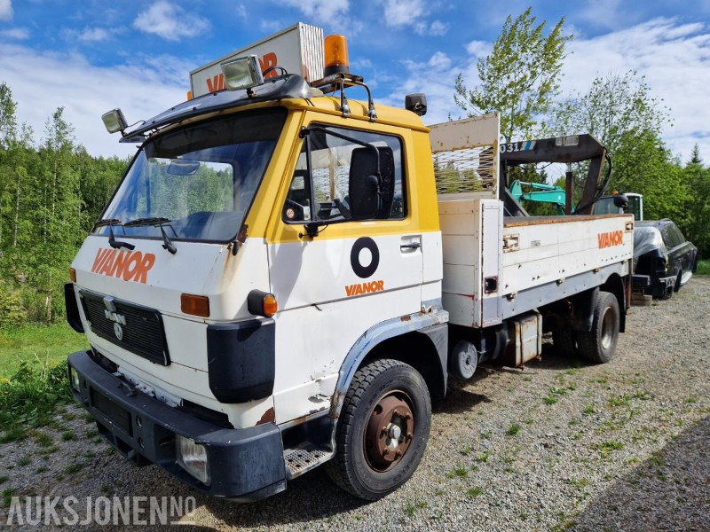 1992 MAN 8.150 F planbil med kran - Caminhão grua: foto 1 1992 MAN 8.150 F planbil med kran - Caminhão grua: foto 1